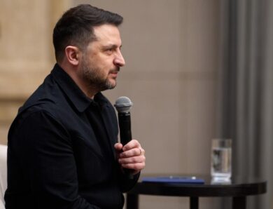 Зеленський анонсував тристоронні переговори