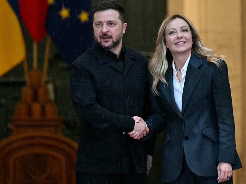 Зеленський прибув у Рим і зустрівся з Мелоні