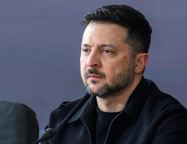 Зеленський відповів Венсу на заяву про скорочення допомоги Україні