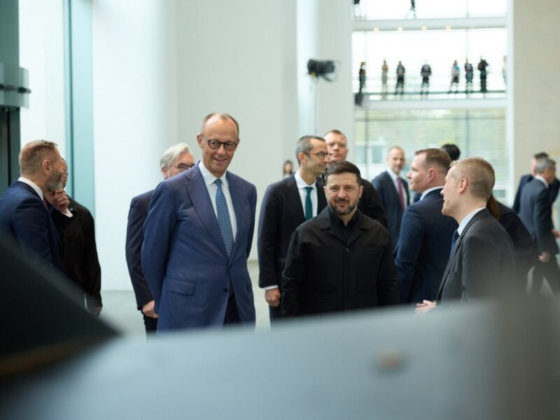 Зеленському і Мерцу представили українські БпЛА