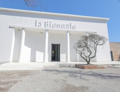 Журі 61-ї Венеціанської бієнале пішло у відставку