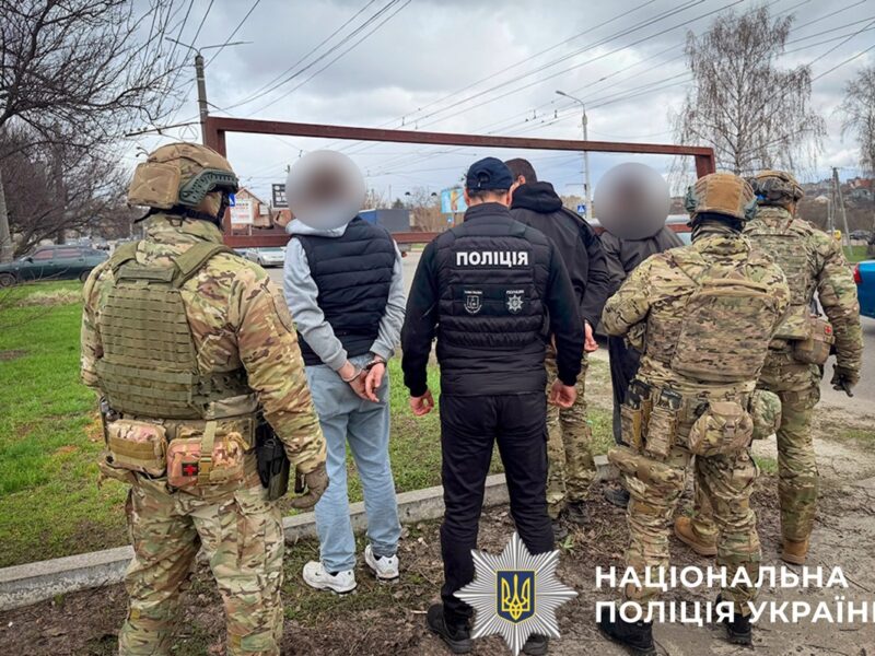Зливали пальне: на Сумщині викрили схему крадіжок техніки ЗСУ