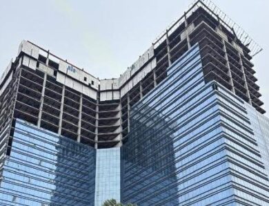 ЗМІ дізналися, кому продали недобудований хмарочос Sky Towers у Києві