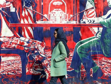 ЗМІ назвали валюту, яка врятувала економіку Ірану від краху