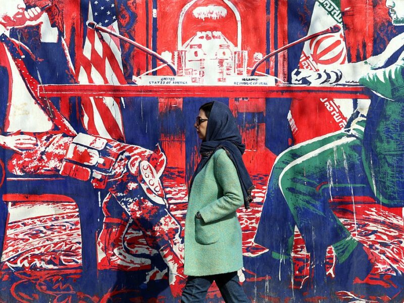 ЗМІ назвали валюту, яка врятувала економіку Ірану від краху