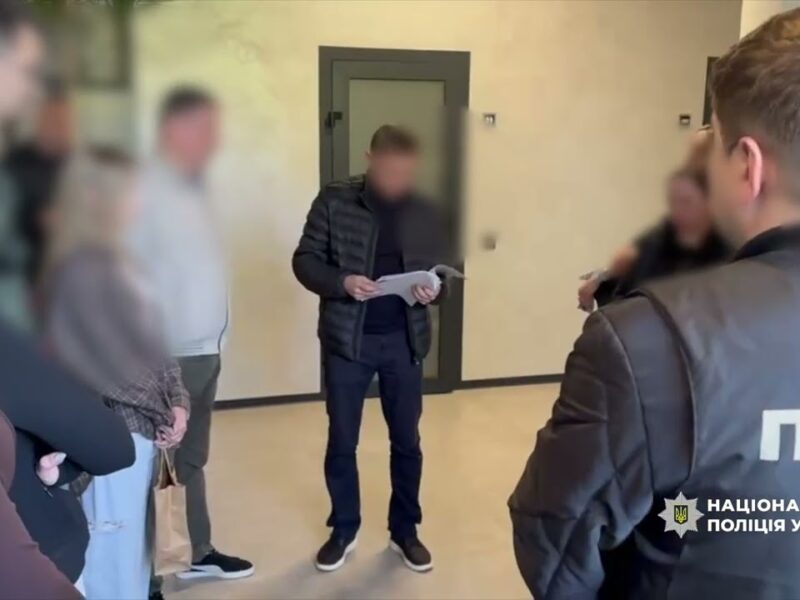 Викрито схему ухилення від сплати майже 40 млн грн податків на «тіньовій» мережі секонд-хенду