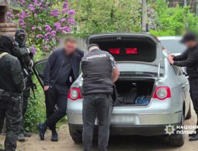 Шахрайство з нерухомістю на понад 21,3 млн грн: закарпатські поліцейські викрили групу зловмисників
