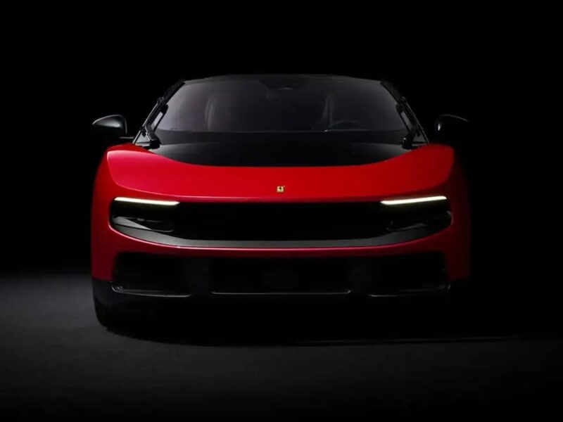 Акції Ferrari різко впали після презентації електромобіля Luce