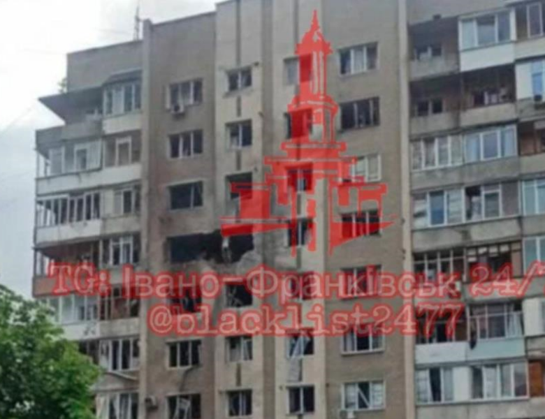 Дрон влучив у багатоповерхівку в Івано-Франківську