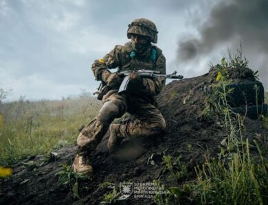 Генштаб заявив про бої по всій лінії фронту