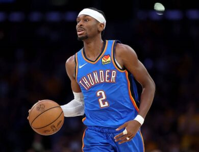Гравець Оклахоми стає MVP NBA двічі поспіль