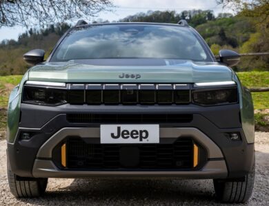 Jeep оновив кросовер Avenger для Європи та представив ювілейну версію