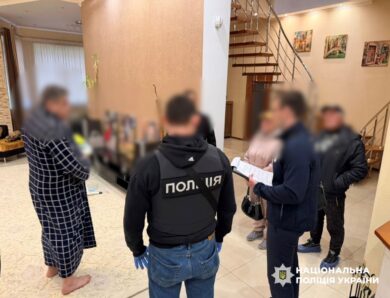 Криворізькі шахраї продали іноземцям неіснуючий метал на 7 млн
