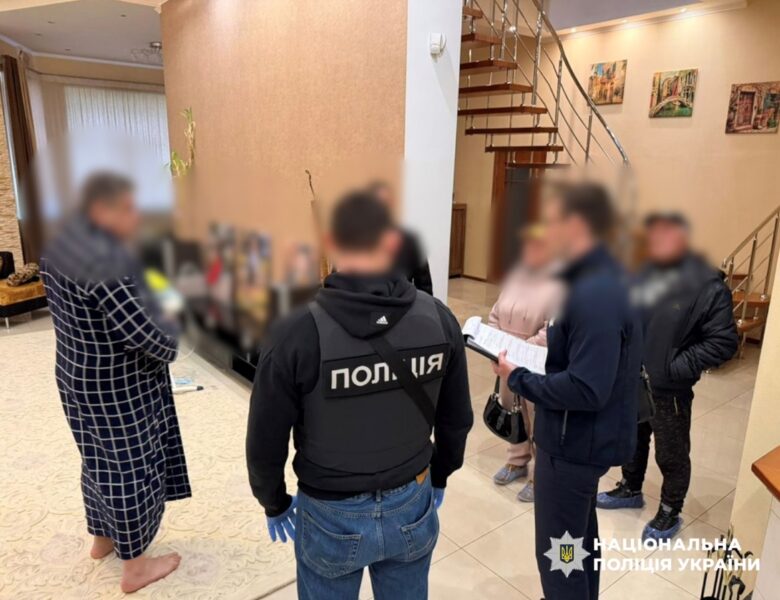 Криворізькі шахраї продали іноземцям неіснуючий метал на 7 млн