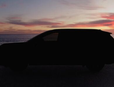 Lexus анонсувала новий трирядний електрокросовер