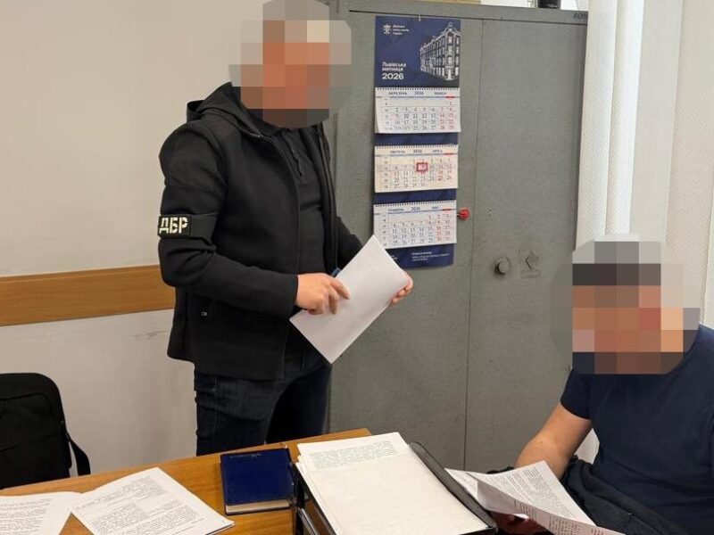 Львівський митник пропустив контрабанду на 7 млн