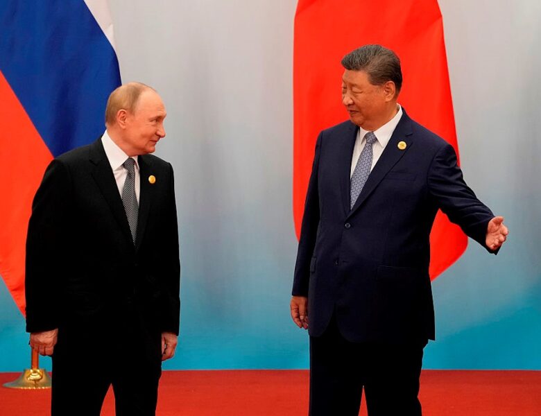 Молодший партнер їде на поклон. Путін в Китаї
