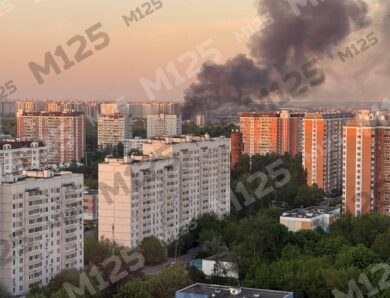 Москву атакують дрони, горять промислові об’єкти РФ