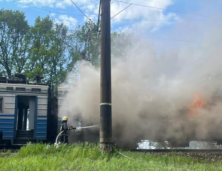 На Черкащині під час руху спалахнув електропоїзд