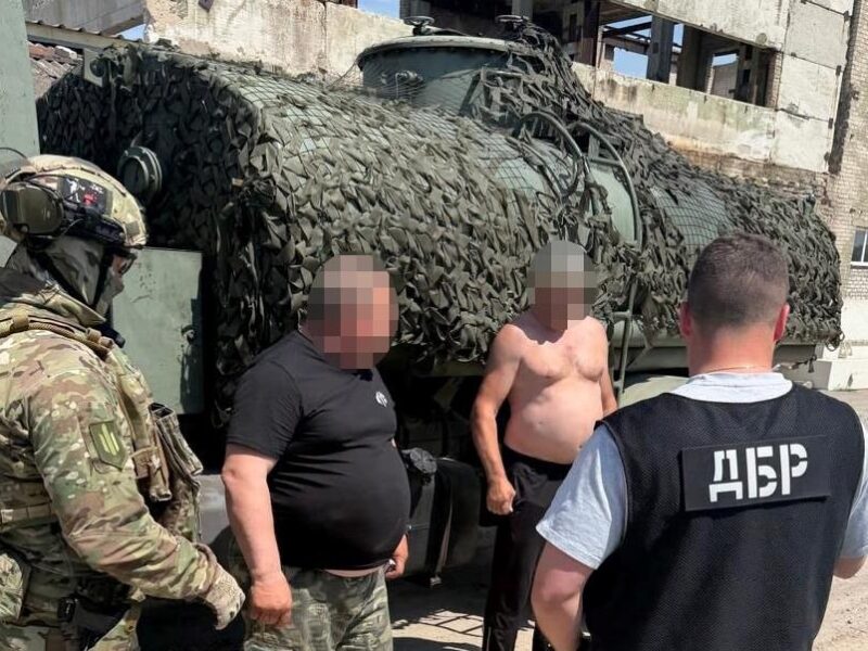 На Хмельниччині посадовець військової частини продав 17 тонн дизпального