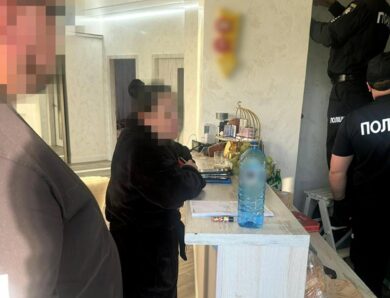 На Київщині викрили аферистів-аграріїв, які ошукували іноземців на &euro;600 000