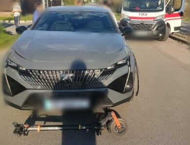 На Київщині водій збив двох дітей на самокаті
