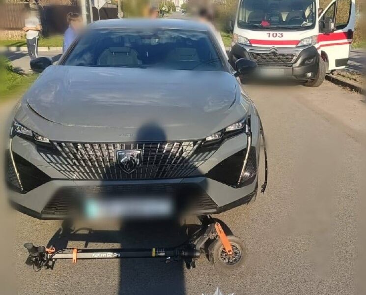 На Київщині водій збив двох дітей на самокаті