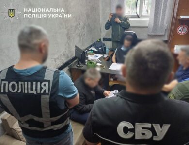 На Львівщині викрили схему вимагання, яку координували з колонії