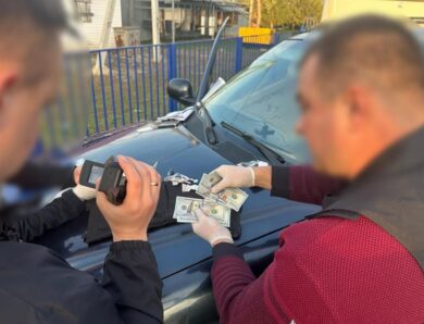 На Волині ділки завозили автомобілі нібито для ЗСУ та перепродавали їх