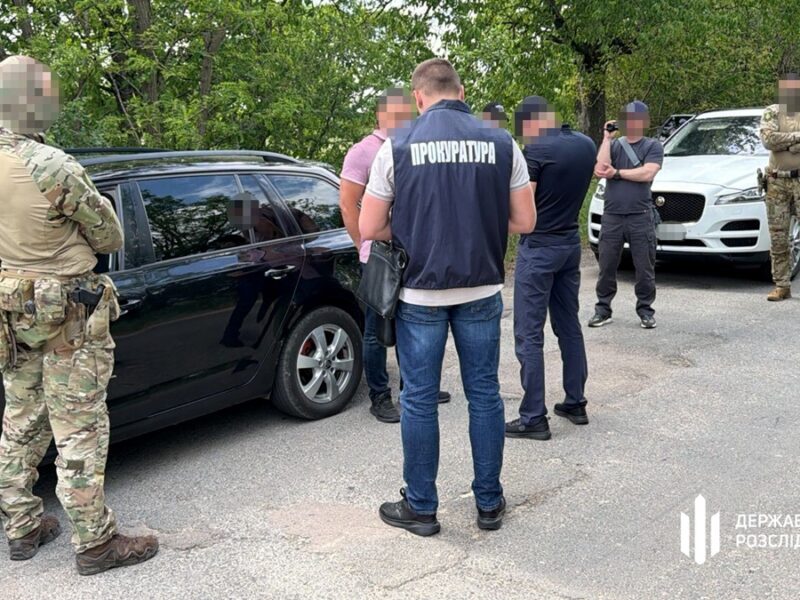 На Закарпатті адвокат вимагав $9 тисяч за закриття справи СЗЧ