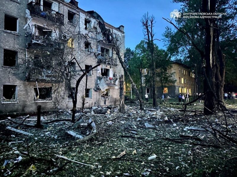 Наслідки атаки на Дніпро: дев&rsquo;ять поранених і руїни