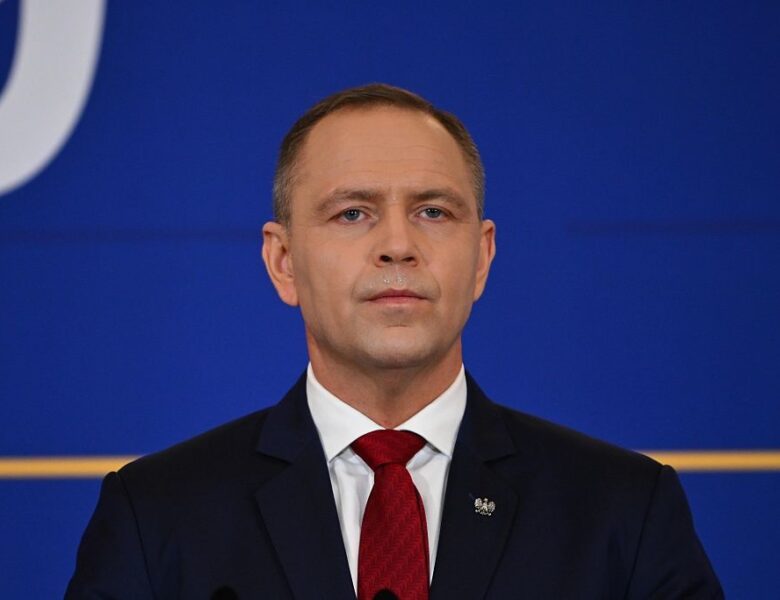 Навроцький вирішив позбавити Зеленського ордена Білого Орла