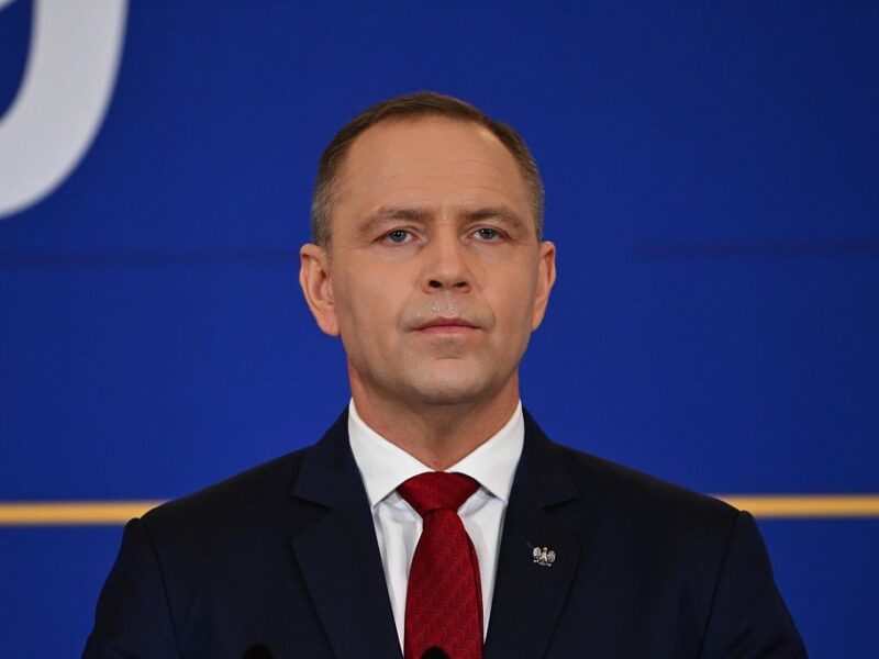 Навроцький вирішив позбавити Зеленського ордена Білого Орла
