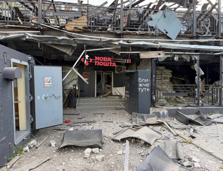 Окупанти скинули бомбу на відділення Нової пошти в Краматорську
