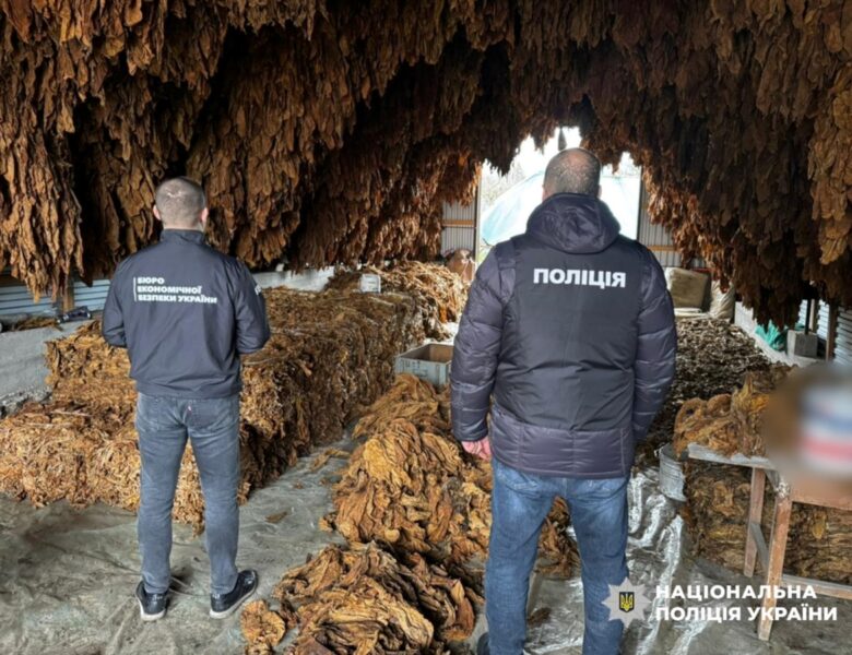 Організаторам тютюнового підпілля в Одесі оголосили підозри