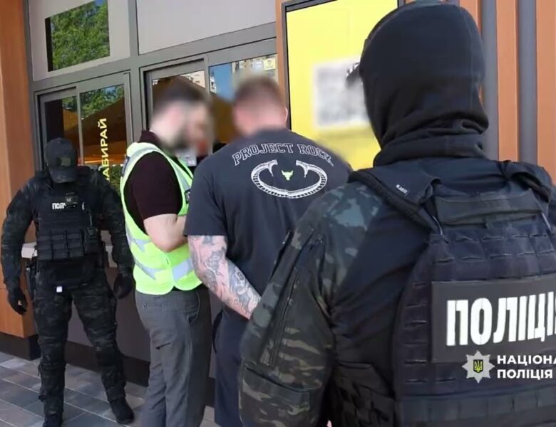 У столиці Нацполіція затримала чергового організатора схеми ухилення від військової служби