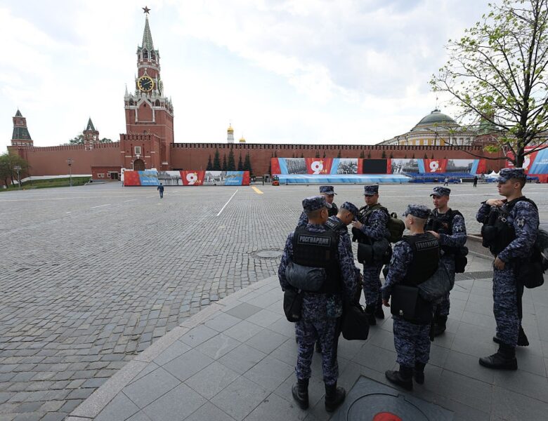 Перемир’я на три дні. Україна дозволила РФ парад