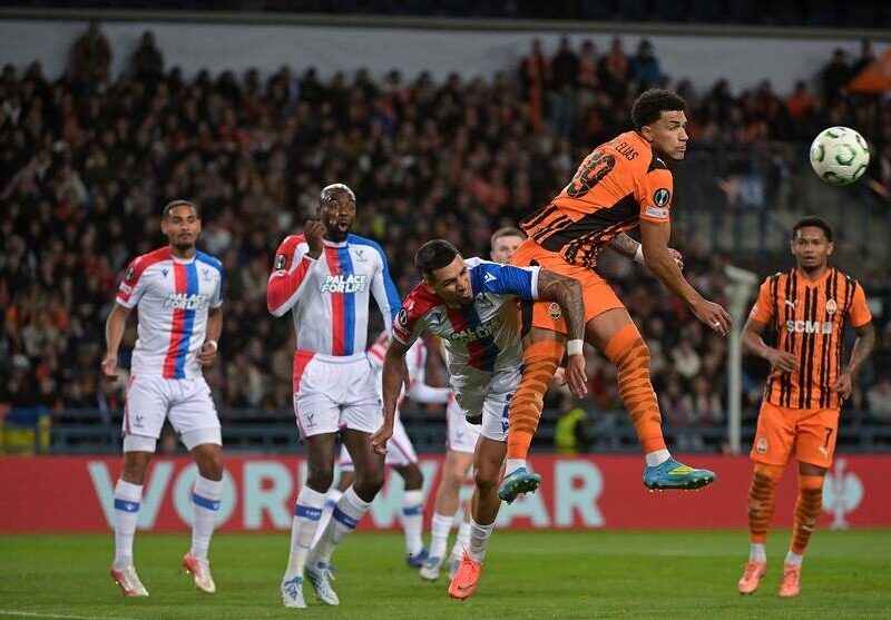 Перший поєдинок із Крістал Пелес Шахтар програв