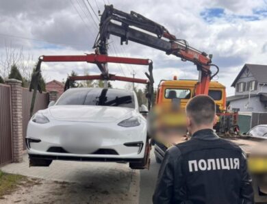 Поліція провела десятки обшуків у керівників ТЦК