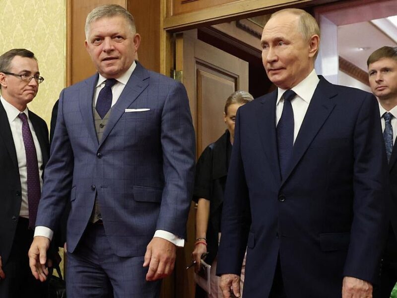 Радник Зеленського назвав можливу тему розмови Фіцо з Путіним