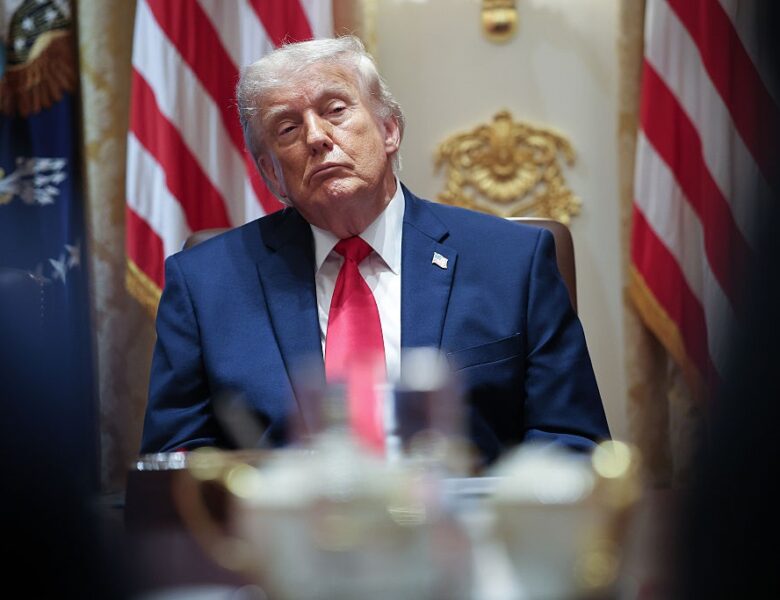 Рейтинг Трампа впав до рекордного мінімуму