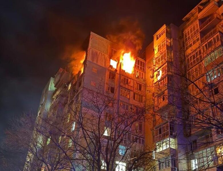 РФ масовано атакувала Одесу: палають висотки