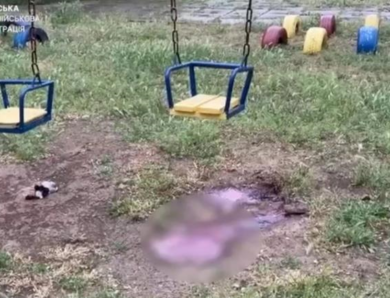Росіяни обстріляли дитмайданчик у Херсоні