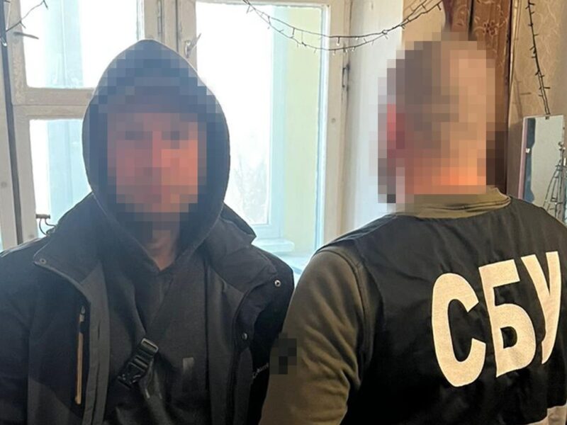 СБУ затримала трьох блогерів, що “зливали” позиції Сил оборони