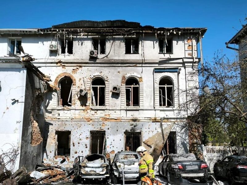 “Шахед” вдарив по центру Чернігова, є поранені