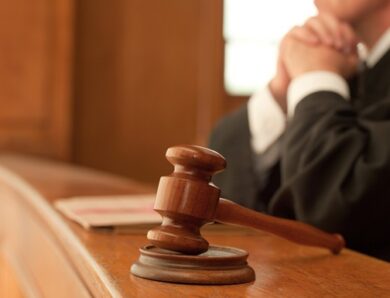 Справа “порноофісів”: четверо поліціянтів вийшли під заставу