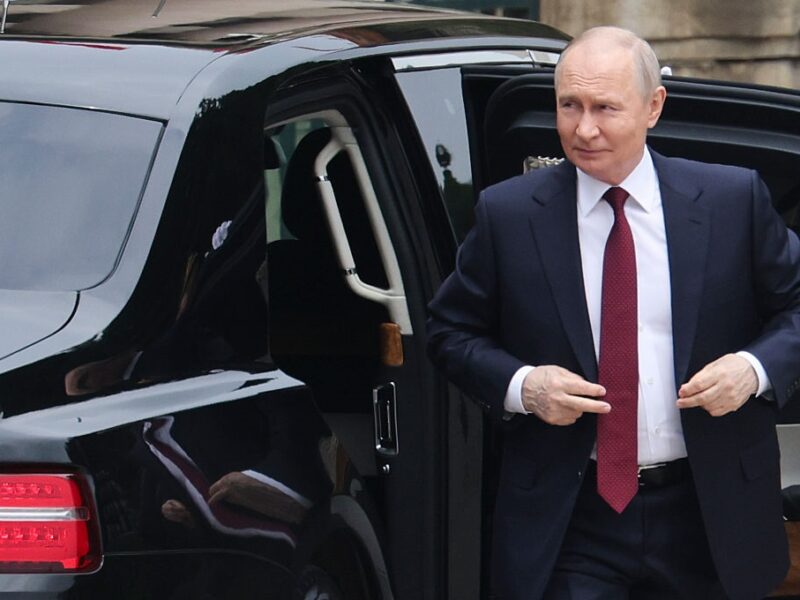 Страх за безпеку. Путін перестав їздити Росією