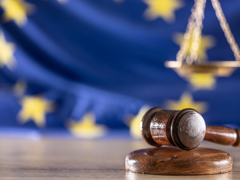 Суд ЄС дозволив заморожувати активи росіян навіть без прямого зв&rsquo;язку