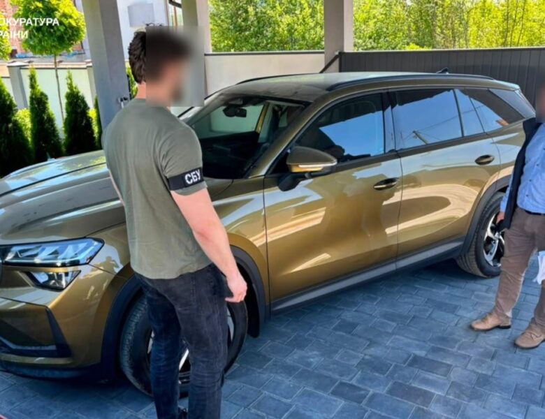 Топпосадовці Франківщини організували схему на будівельних дозволах