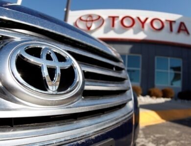 Toyota фіксує падіння продажів третій місяць поспіль